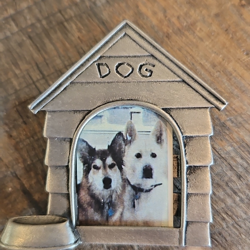 JJ Jonette Jewelry Pet Dog Doghouse Brooch Add Your Photo Of Pet New Unused Vtg